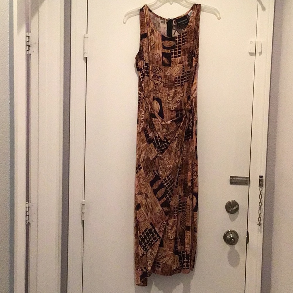 Summer dress - Picture 1 of 8